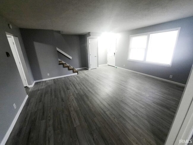 Building Photo - 3206 W Cypress Dr