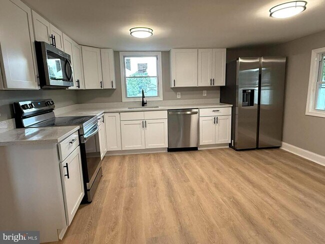 Building Photo - 87 Becks Ln