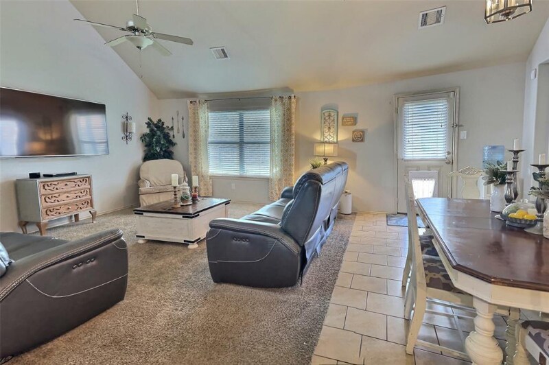 Building Photo - 21691 Horseshoe Dr