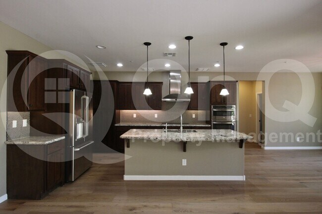 Building Photo - 12728 W Desert Vista Trail