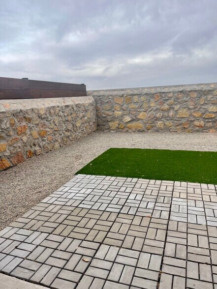 Building Photo - 4704 Marisabel Azcarate St