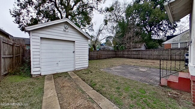 Building Photo - 2151 Traymore Rd