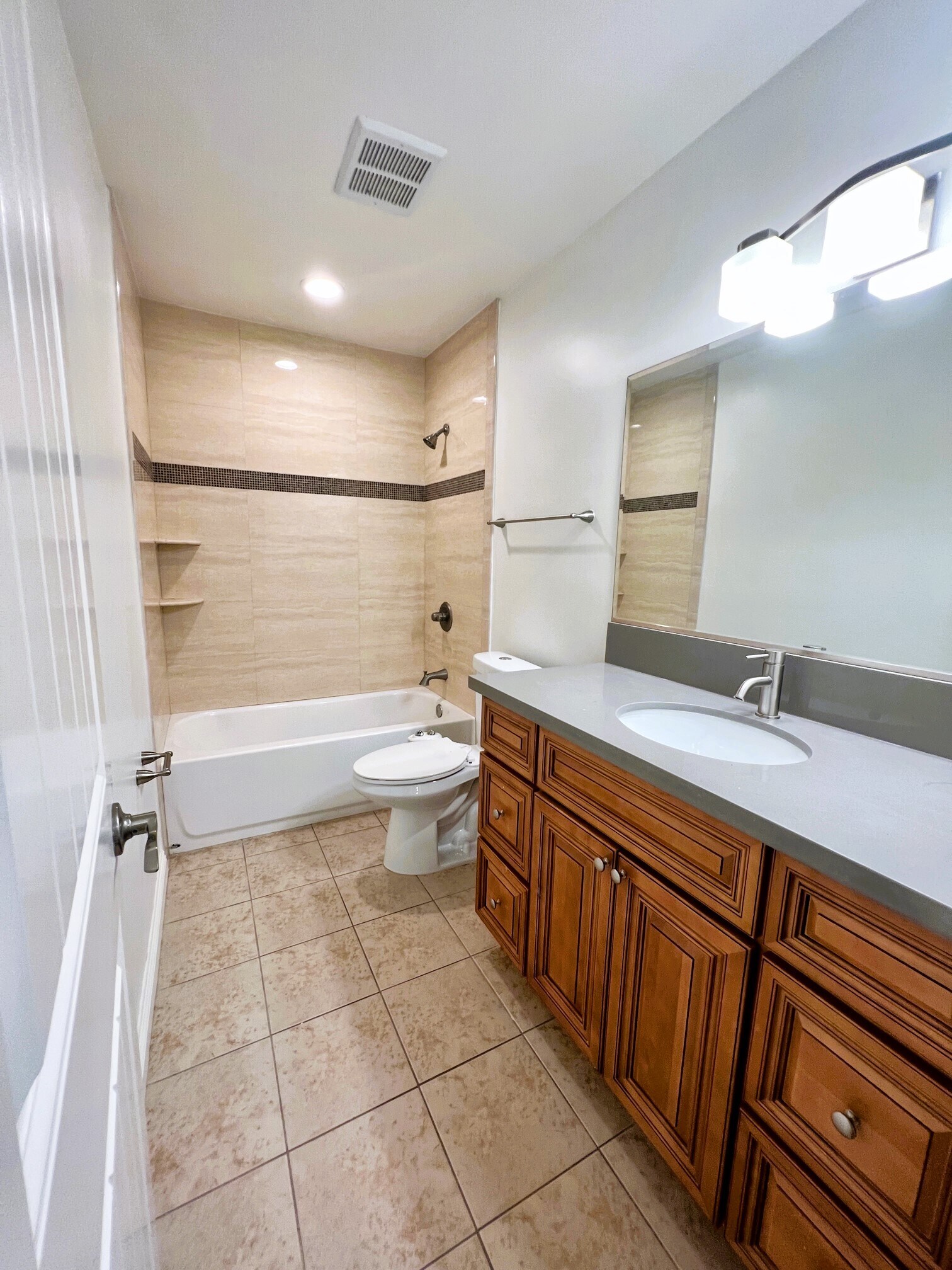 Building Photo - 1122 10th St