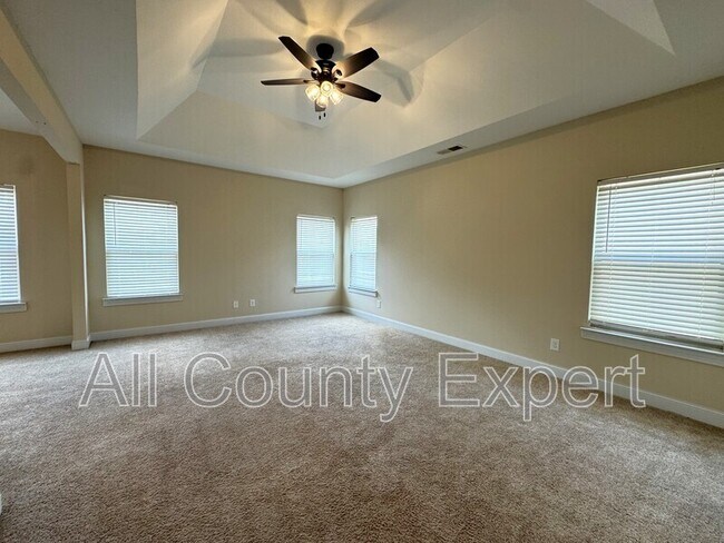 Building Photo - 5065 Rialto Way