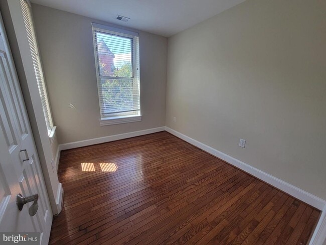 Building Photo - 1325 13th St NW