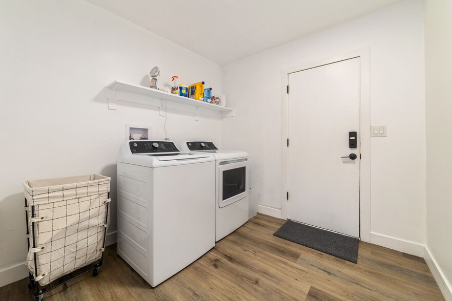 Laundry Room - 11205 E Chuckwagon Cir