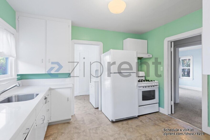 Building Photo - Unit