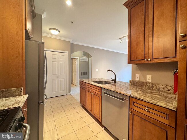 Building Photo - 12925 Centre Park Cir
