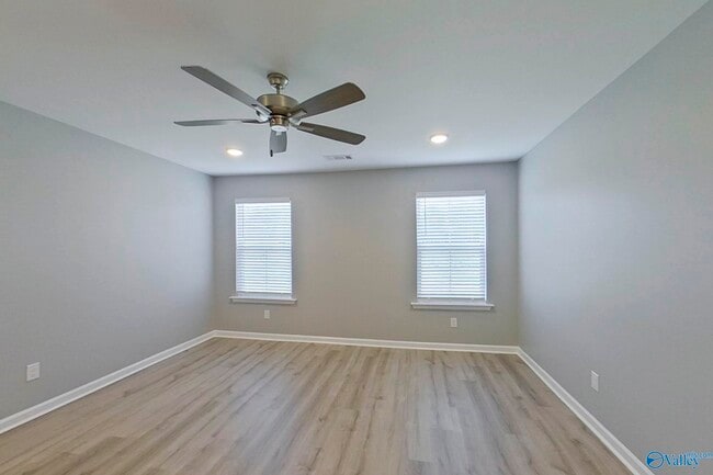 Building Photo - 395 Angela St