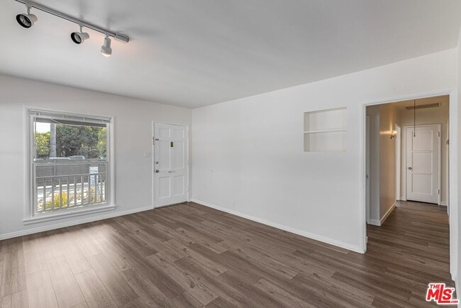 Building Photo - 4905 Coolidge Ave