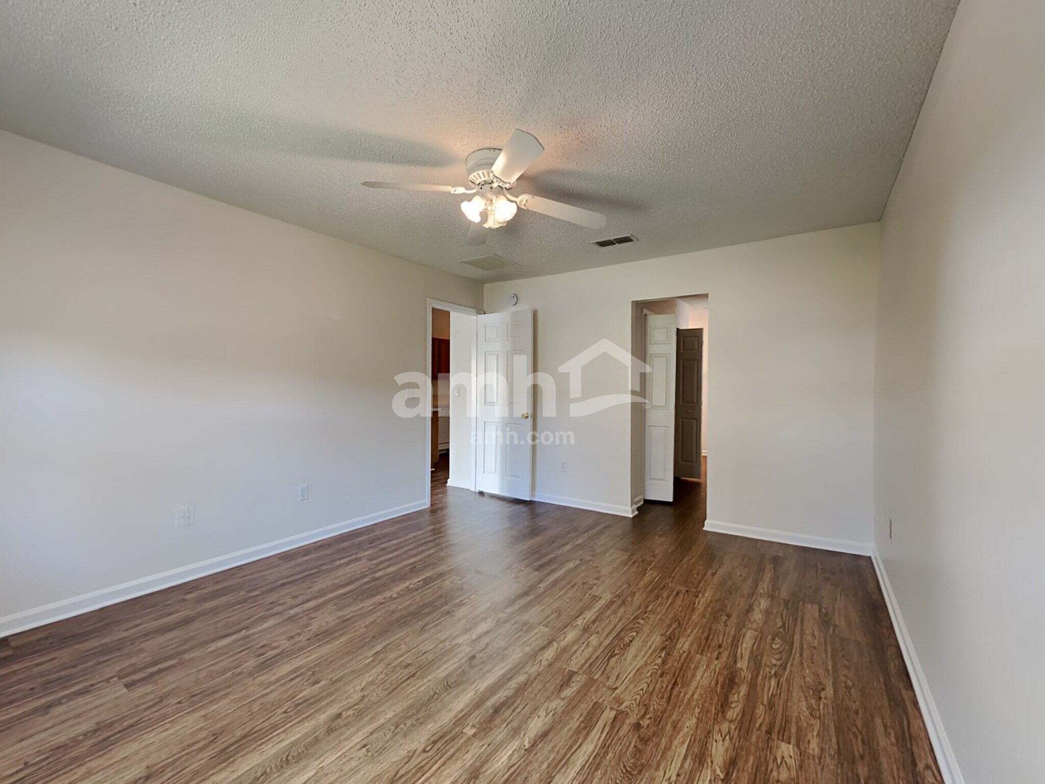 Building Photo - 9311 Thunderbolt Dr
