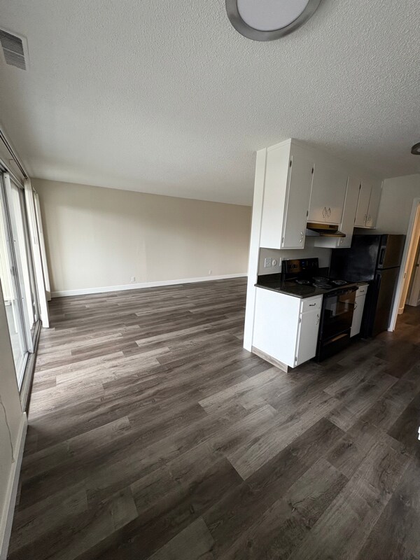 Building Photo - 16 S Knoll Rd