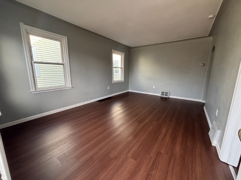 Building Photo - 4340 Asbury Dr