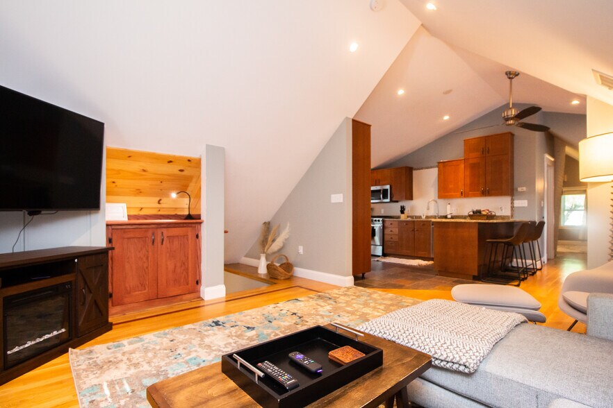 Building Photo - 247 Savin Hill Ave