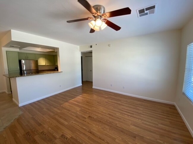 Building Photo - **MOVE-IN SPECIAL: 50% OFF 1ST MONTH RENT!...