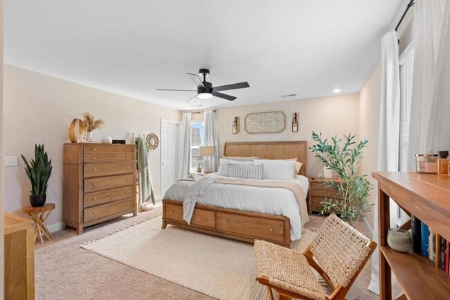 Building Photo - 722 Hahn Ct