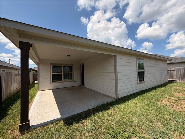 Building Photo - 2028 Cedar Tree Ct