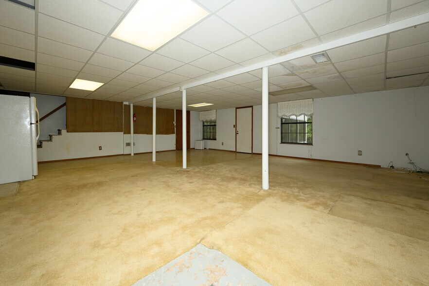 Building Photo - 2655 Merry Rd
