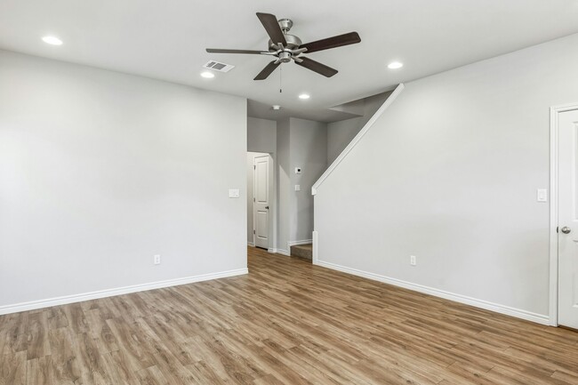 Building Photo - 203 Peruna Dr