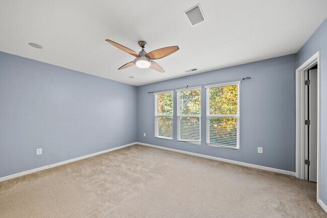 Building Photo - 8341 Hollister Hills Dr