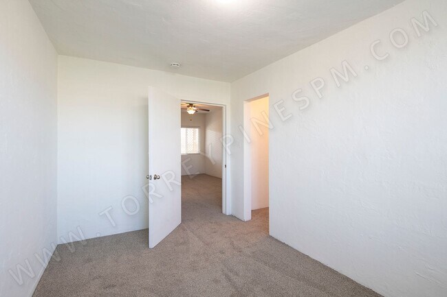Building Photo - Rare Coastal 1BR Between Windansea Beach a...