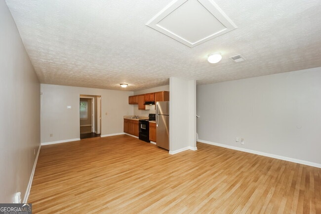 Building Photo - 6155 Forrest Ave