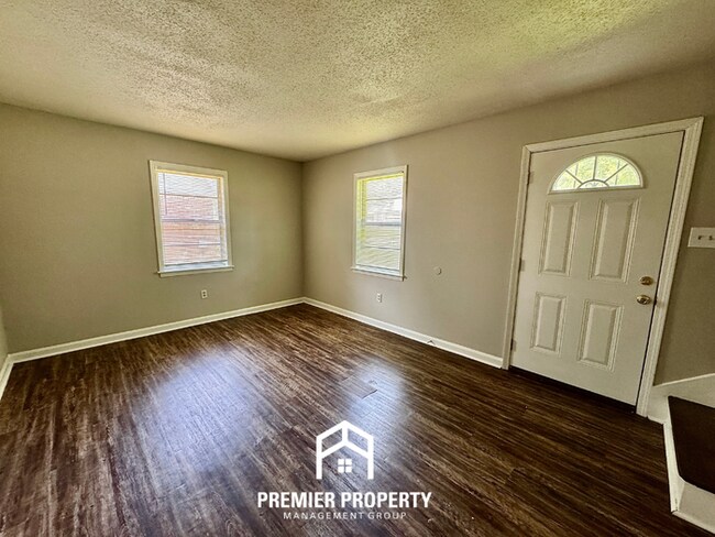 Building Photo - 3BR/2BA Memphis Rental with Hardwood Floors & Open Kitchen Layout