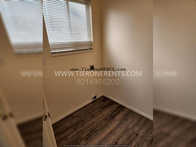 Building Photo - no deposit option available for qualified ...