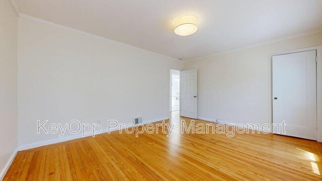 Building Photo - 95 Getz St