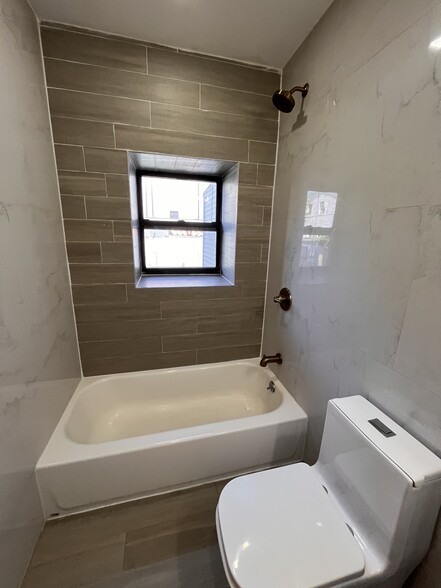 Building Photo - 51 Seidler St
