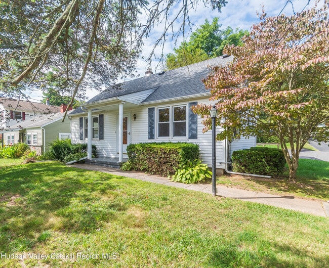 Primary Photo - 297 Clifton Ave
