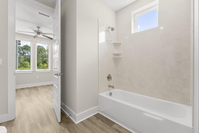 Building Photo - 725 J D Miller Rd