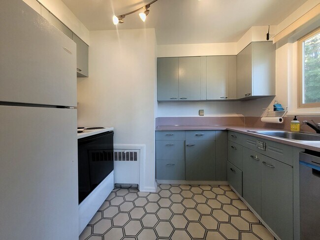 Building Photo - Spacious 2 Bedroom Condo in Downtown Bellingham - Forest St