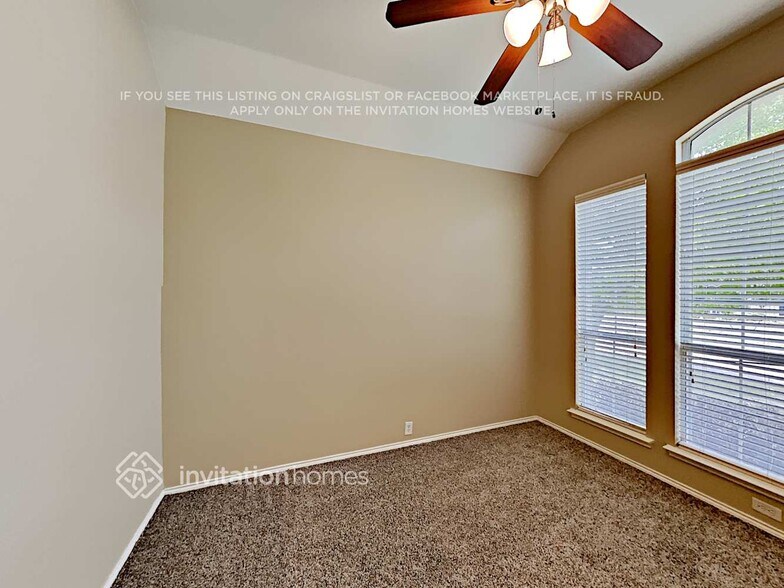 Building Photo - 3013 St Jude Dr