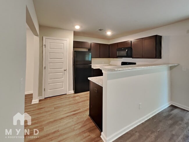 Building Photo - 32 Brown Thrasher Ct
