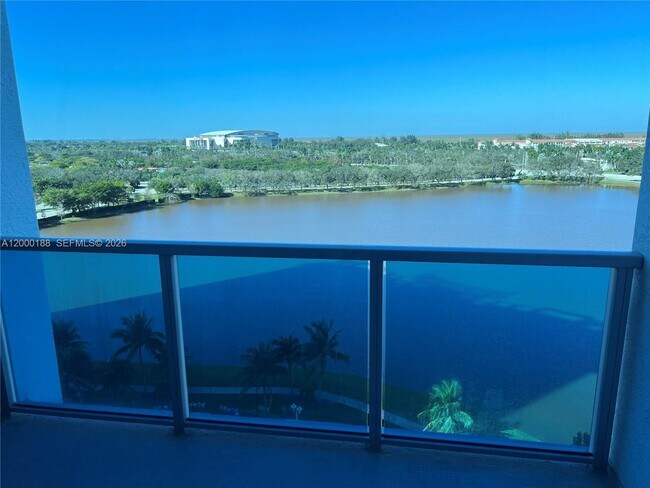 Building Photo - 2641 N Flamingo Rd