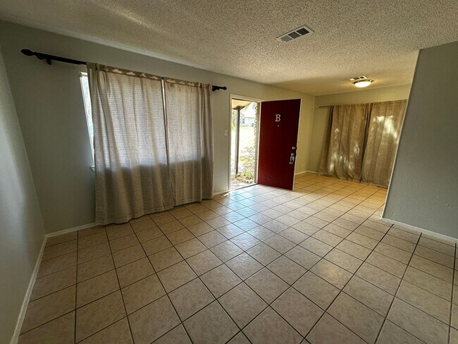 Building Photo - Samuelson Properties 2 (310 Craigmont Dr)