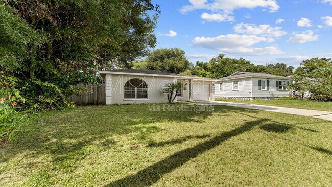 Building Photo - 309 W South Ave