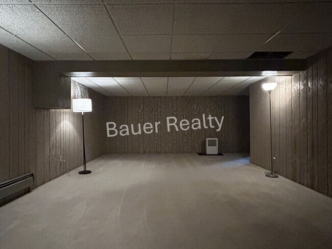 Building Photo - Beautiful County Setting