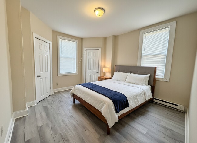 Building Photo - 5635 Hadfield St