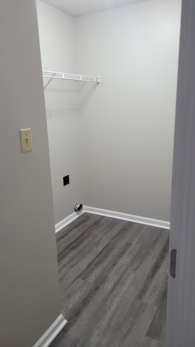 Building Photo - 7031 S Estacada Way