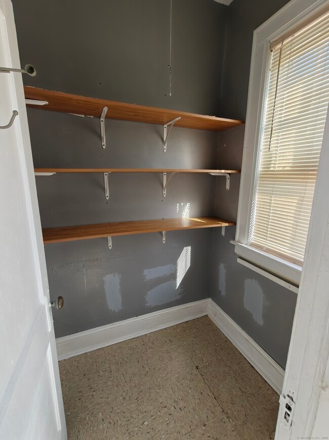 Building Photo - 42 Groton St