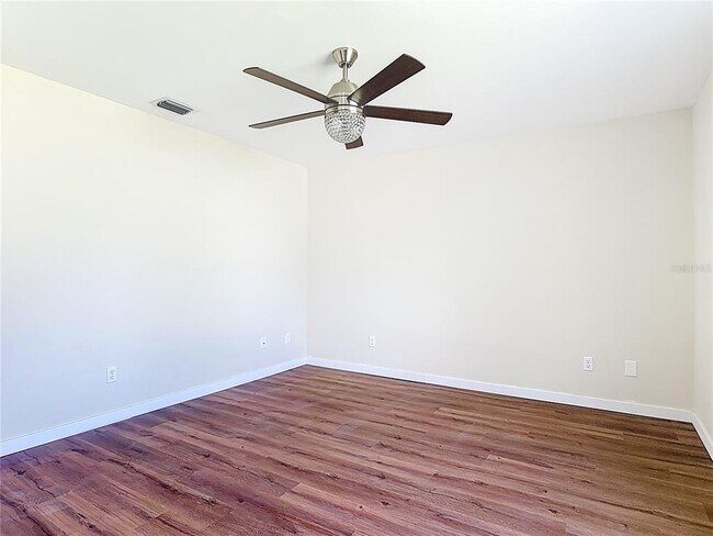 Building Photo - 289 Gull Dr S