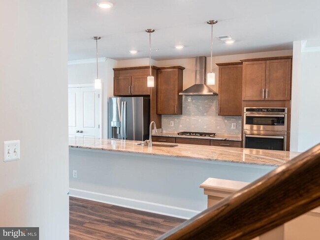 Building Photo - 14965 River Walk Way