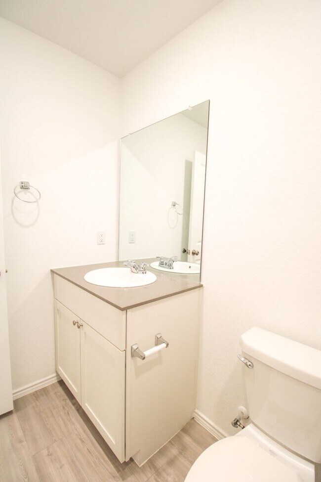 Building Photo - 3642 Millbrook Wy