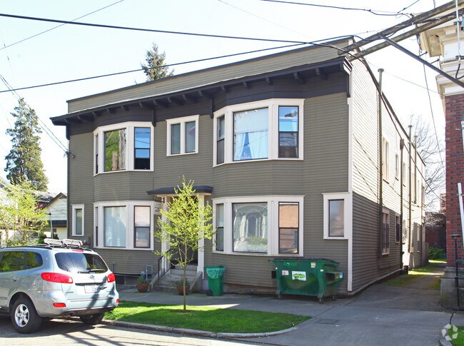 Primary Photo - Jenott Apartments