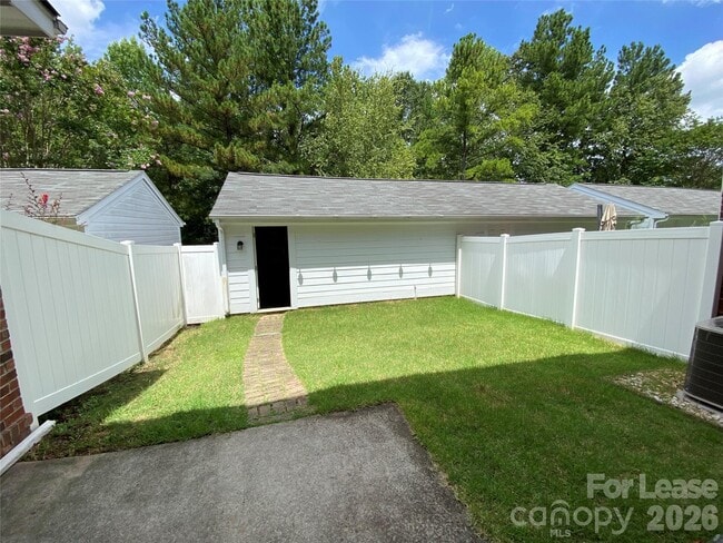 Building Photo - 9916 Evergreen Terrace Drive