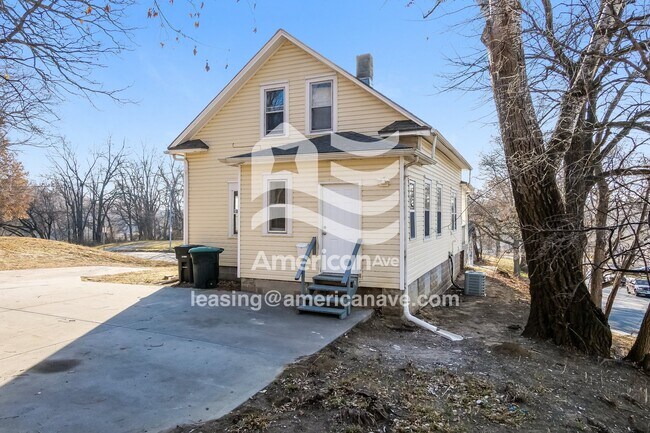 Building Photo - 4258 Laurel Ave