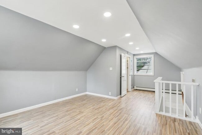 Building Photo - 909 Old Lancaster Rd