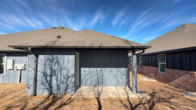 Building Photo - 1104 NW 113th St